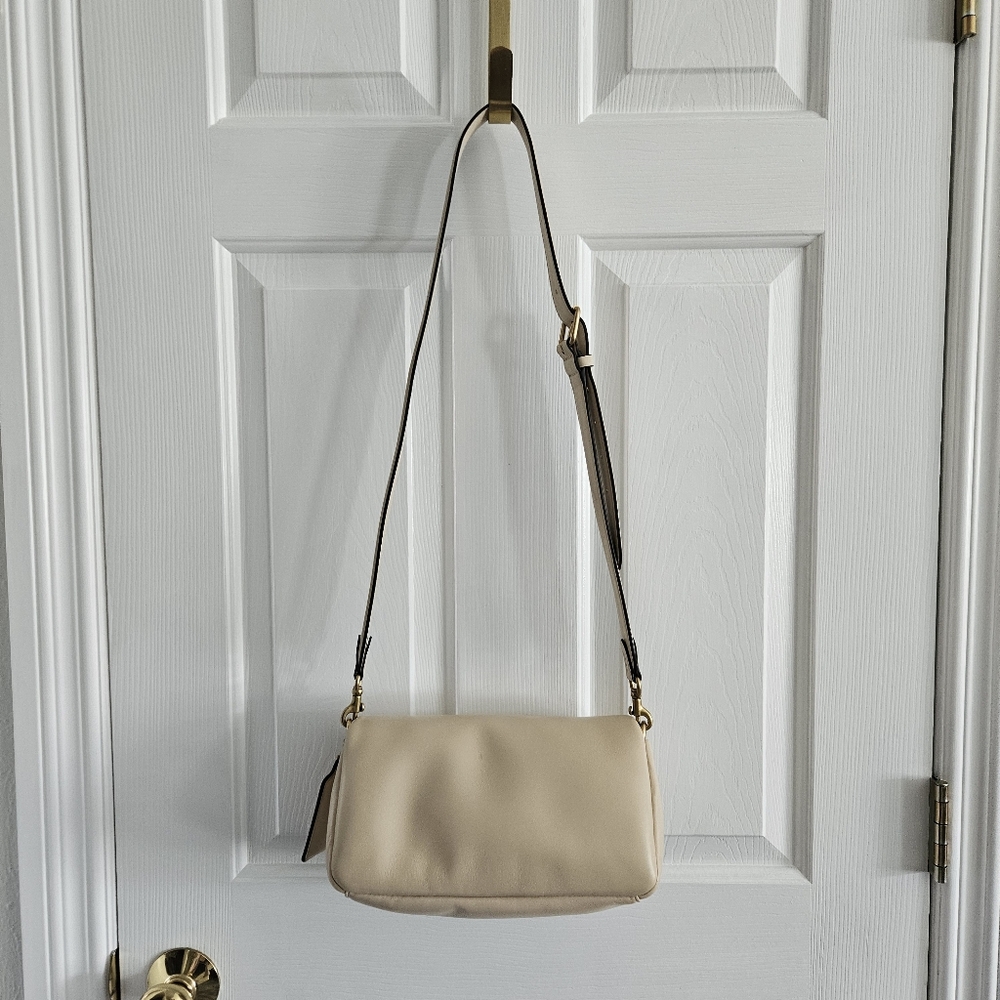 NWOT Coach Pillow Tabby 26- Ivory - Picture 12 of 16